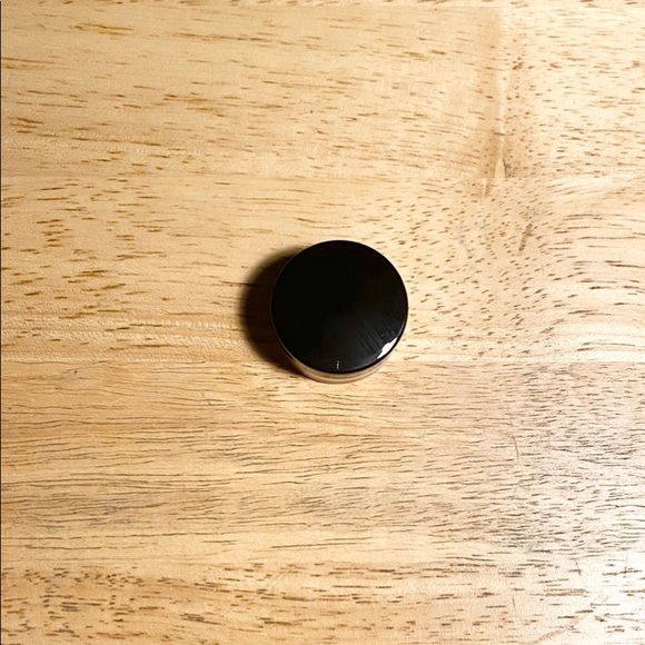 3.5 G Laura Mercier Setting Powder Mini - Picture 6 of 6